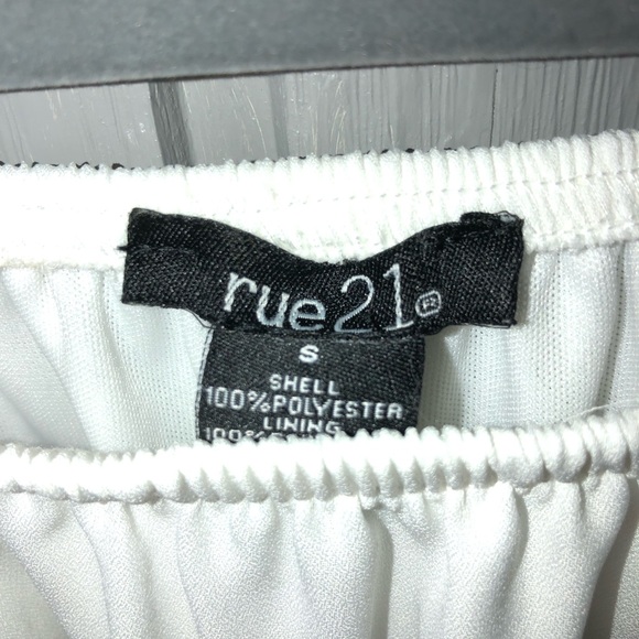 Off the shoulder dress - Picture 2 of 3